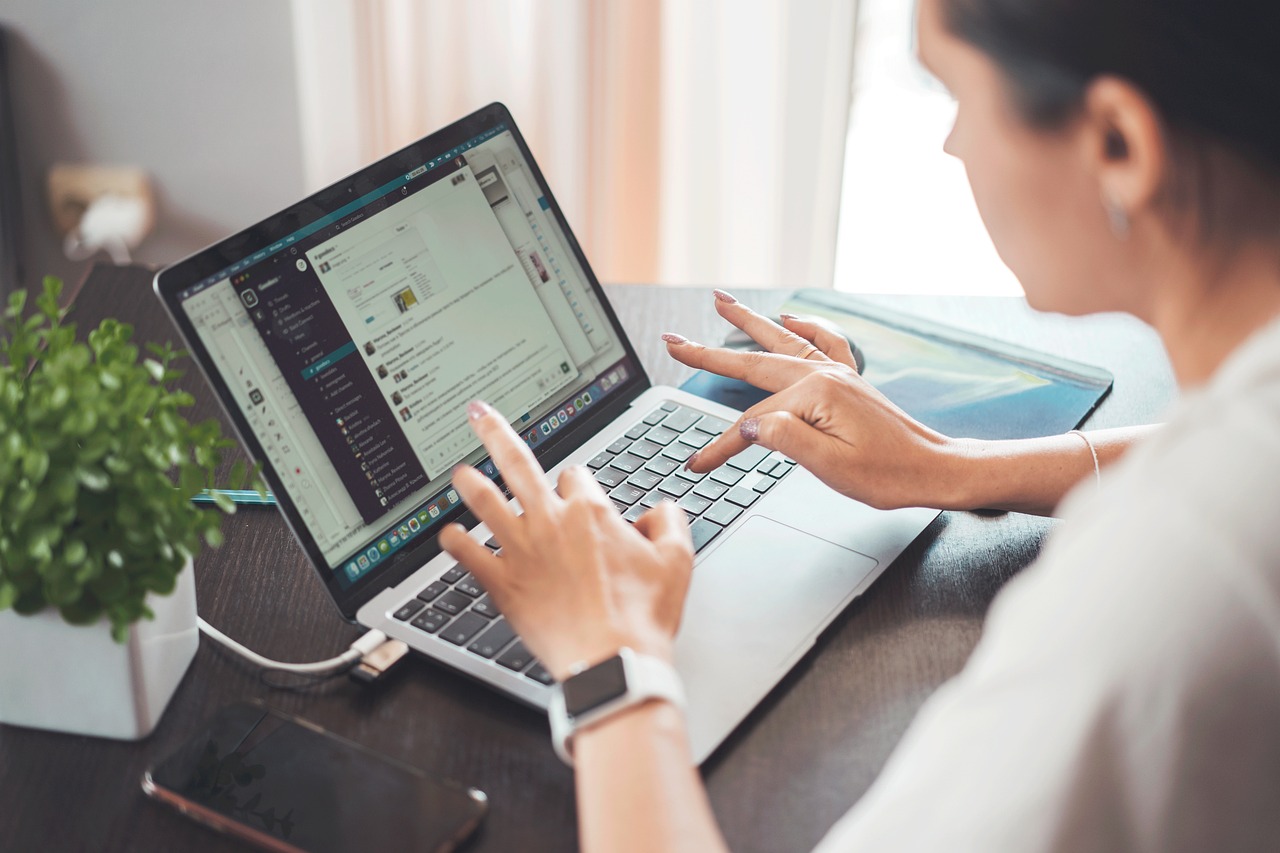 entdecken sie die vorteile von remote work: flexibilität, produktivität und work-life-balance. erfahren sie, wie sie erfolgreich von zu hause oder unterwegs arbeiten können.