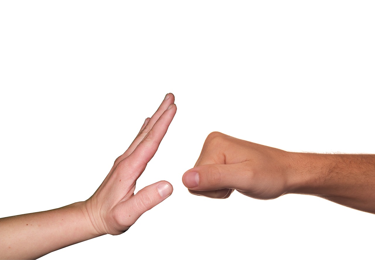 Welche Körpersprache macht Sie immun gegen Manipulation?
